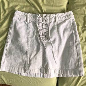 Kendall & Kylie white skirt